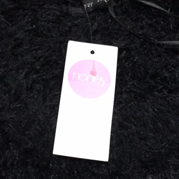 Black Lovetree Cropped Sweater - Picture 4 of 9